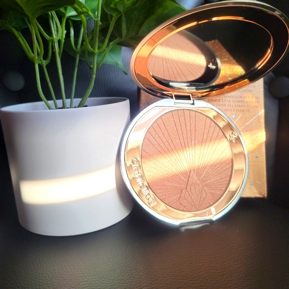Charlotte Tilbury Hollywood glow Highlighter - Picture 2 of 8